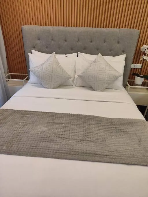 Georgia Luxe Suite At Shore 2 Moa Manila 0*,