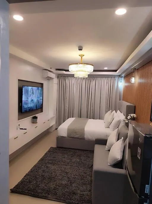 Georgia Luxe Suite At Shore 2 Moa Manila