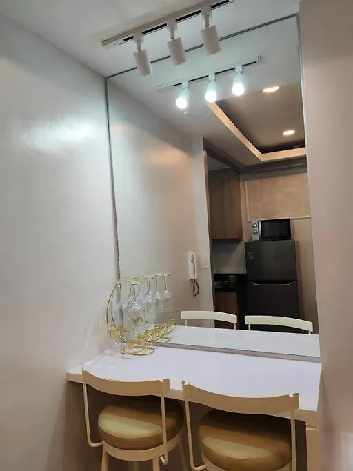 Georgia Luxe Suite At Shore 2 Moa Manila Apartment