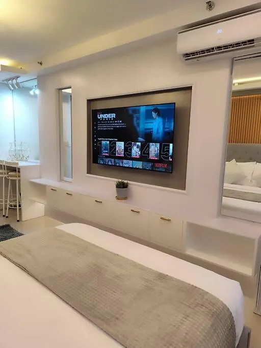 Georgia Luxe Suite At Shore 2 Moa Manila Apartment