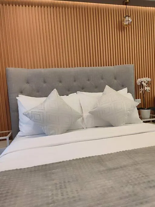 Georgia Luxe Suite At Shore 2 Moa Manila Apartment